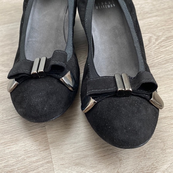 Stuart Weitzman Suede Bow Accent Pumps - Picture 2 of 16